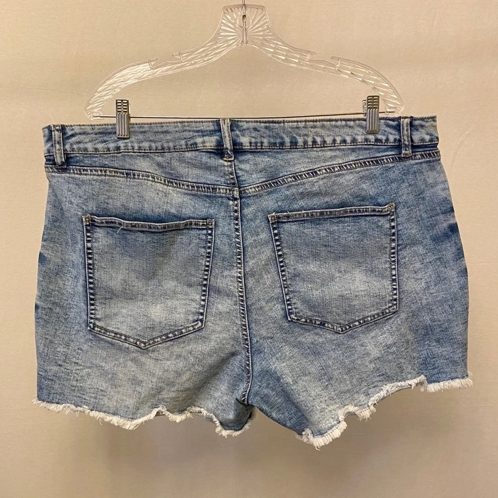 Refuge High Rise Sz 18 Distressed Denim Shorts Cutoff Plus Size Charlotte Russe